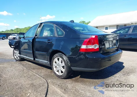 2006 Volvo S40 2.4I from USA, damaged, VIN YV1MS382162211413